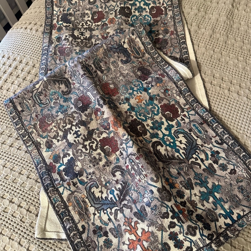 Gorgeous Table Runner